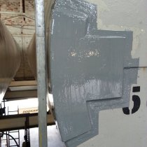 Płyty zespojone z użyciem materiału Belzona 1212 i obszar zabezpieczony powłoką
