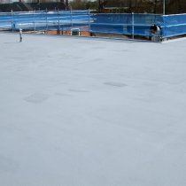 Połać dachu zabezpieczona zimą przy pomocy materiału Belzona 3111 (Flexible Membrane) Połać dachu zabezpieczona zimą przy pomocy materiału Belzona 3111 (Flexible Membrane)