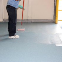 Zabezpieczenie podłogi magazynu: Materiał Belzona 5231 Grey w kolorze szarym (powłoka bazowa), Belzona 9232 (kruszywo) oraz przeźroczysta powłoka wierzchnia Belzona 5233 Clear Zabezpieczenie podłogi magazynu: Materiał Belzona 5231 Grey w kolorze szarym (powłoka bazowa), Belzona 9232 (kruszywo) oraz przeźroczysta powłoka wierzchnia Belzona 5233 Clear